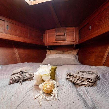 Quo Vadis Yacht Otel Bari Dış mekan fotoğraf