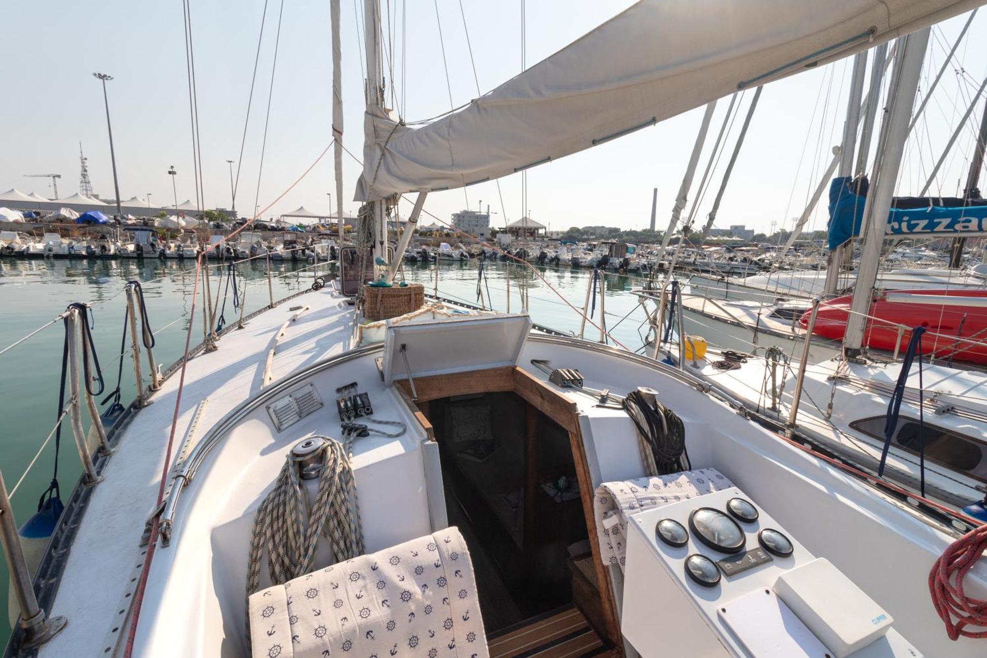 Quo Vadis Yacht Otel Bari Dış mekan fotoğraf