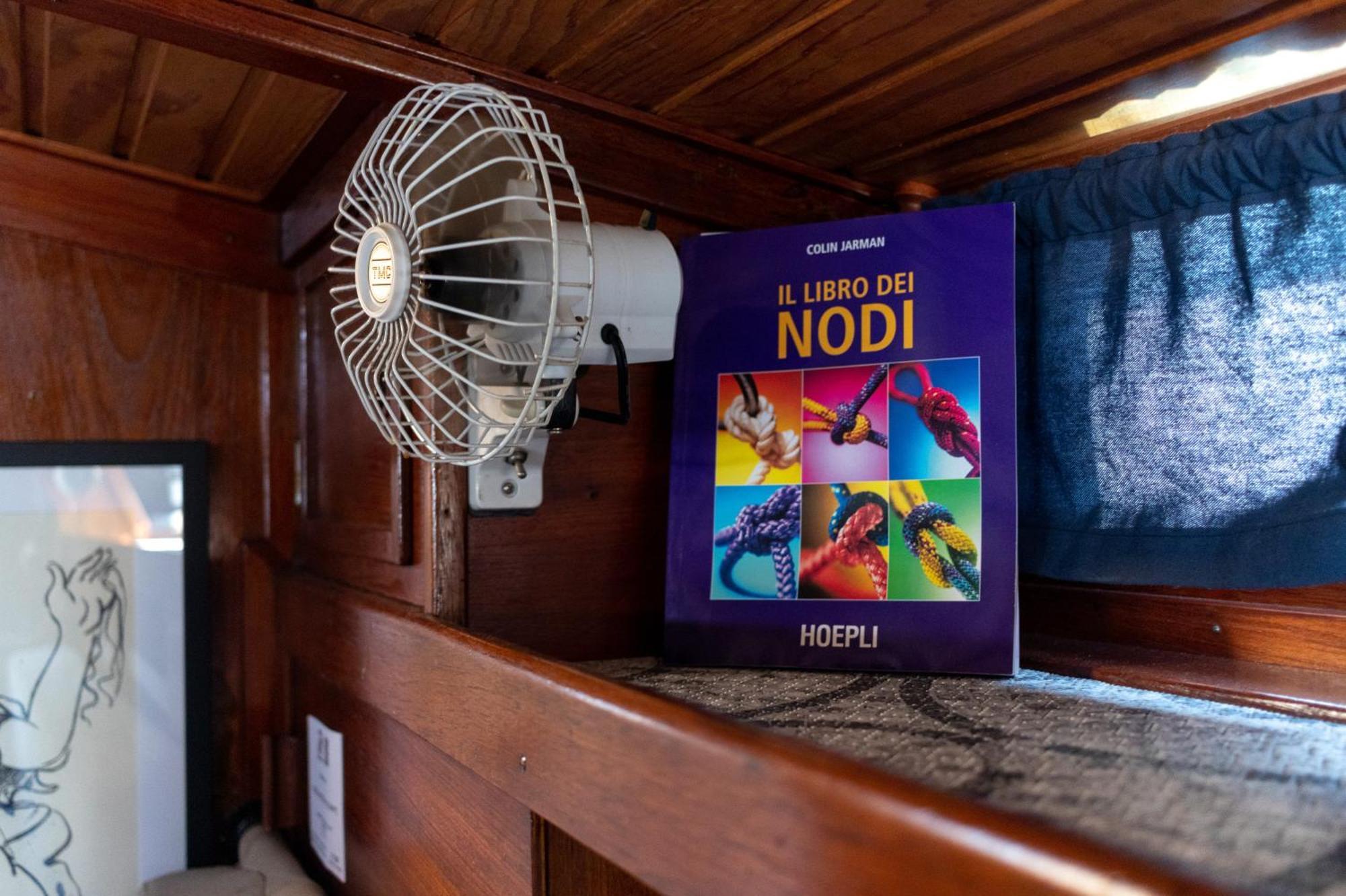 Quo Vadis Yacht Otel Bari Dış mekan fotoğraf